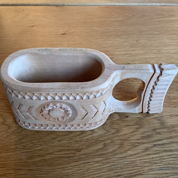 Vintage Hand-carved Wooden Cup , Signed Cracovie 1977 , Poland - Picture 4 of 11